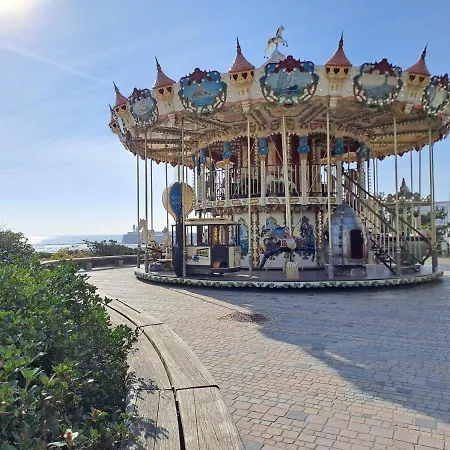 Mireille - Vue Panoramique & Parking Prive - 4 Etoiles *